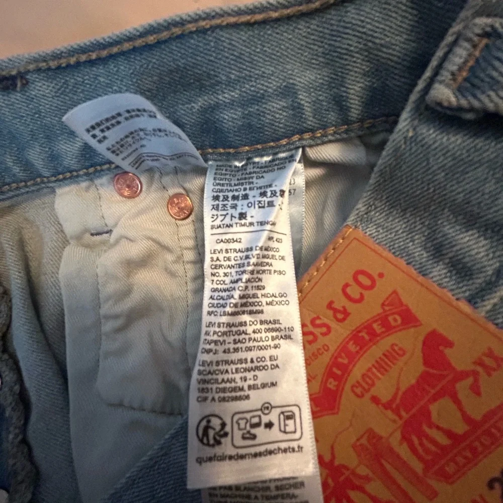 Button fly Levi’s 501- Never worn. Removed tags. Perfect condition! - Picture 8 of 9